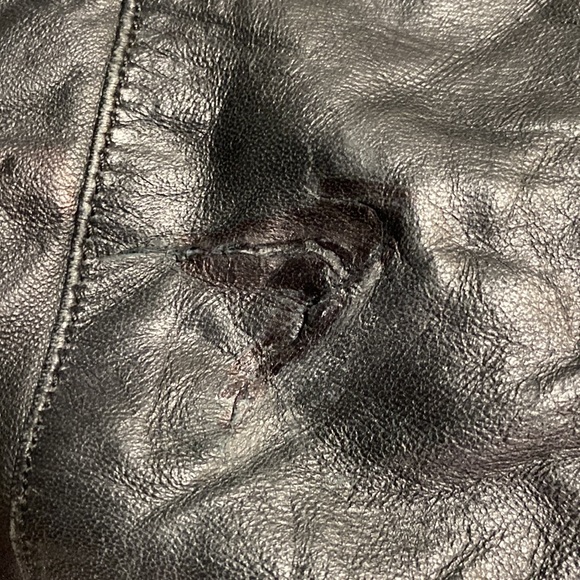 Danier Genuine Leather Women’s Winter Jacket Faux Fur - Picture 3 of 12